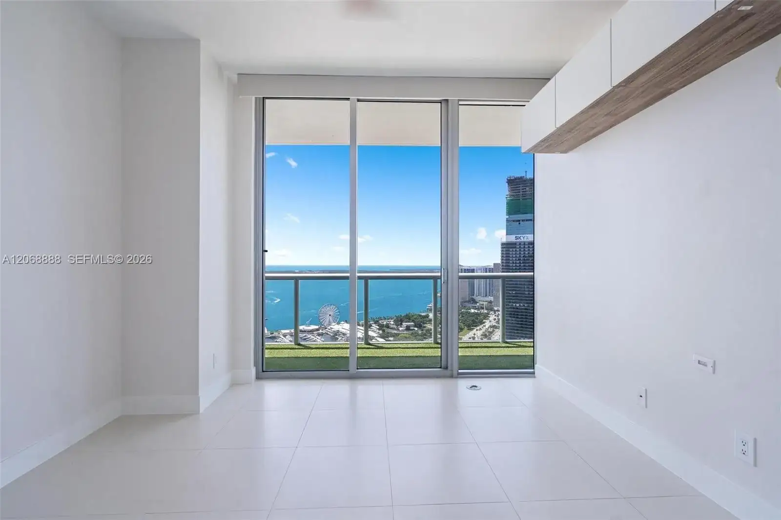 888 Biscayne Blvd # 4804, Miami FL 33132 photo 3