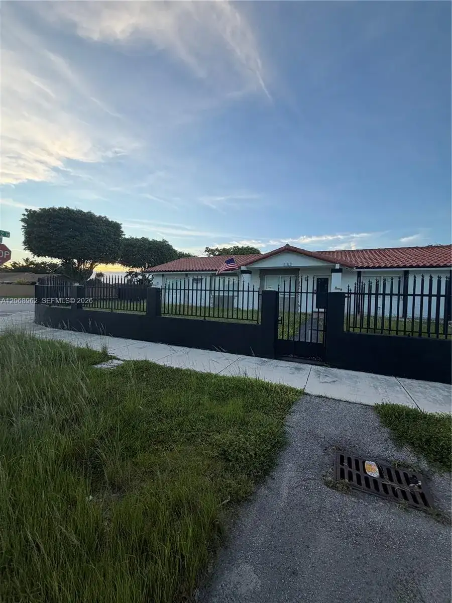 15171 SW 70th St, Miami FL 33193 photo 2
