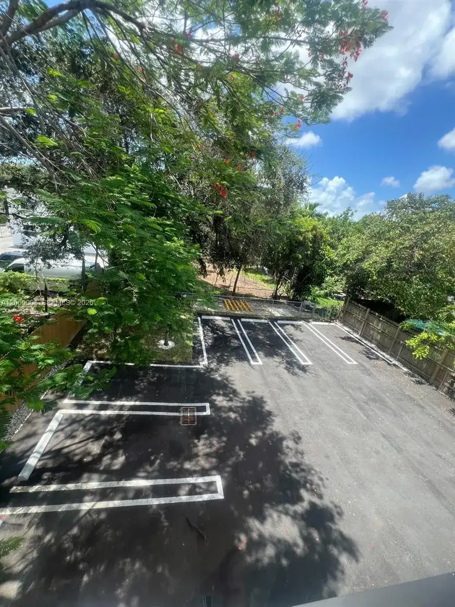 1860 NW 19th St # 101, Miami FL 33125 photo 4