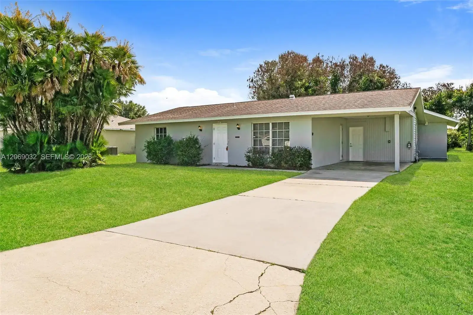 687 SW Heather St, Port St. Lucie FL 34983 photo 2