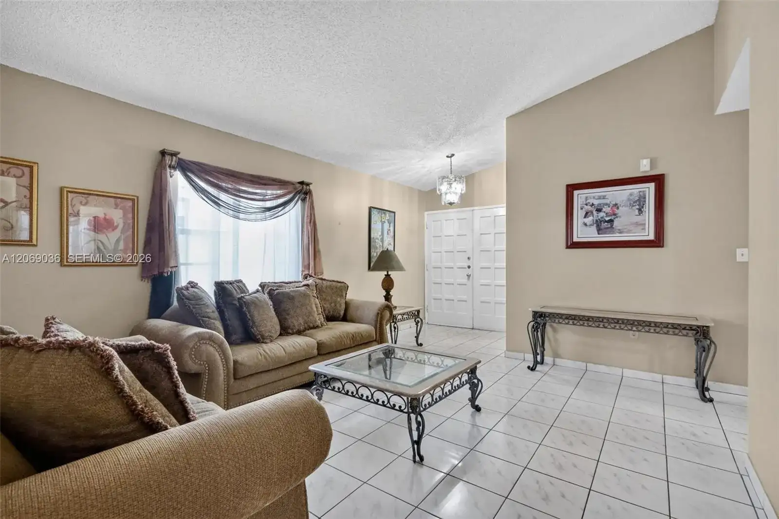 6983 W 24th Ln, Hialeah FL 33016 photo 4