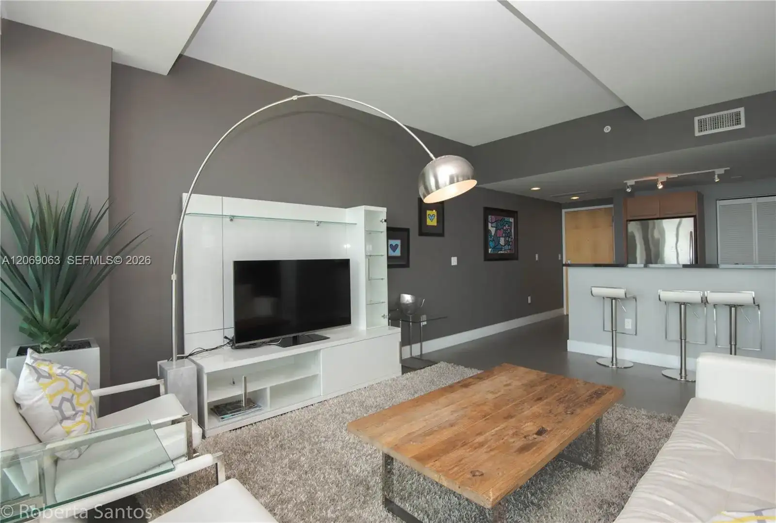 244 Biscayne Blvd # 3902, Miami FL 33132 photo 4