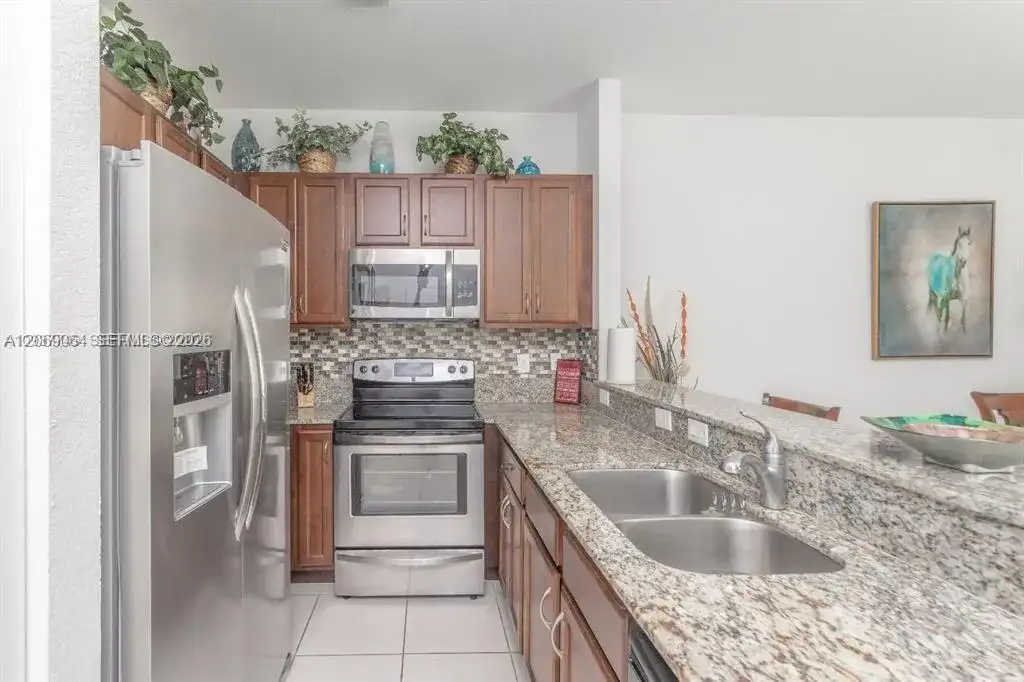 8922 SW 18th St, Miramar FL 33025 photo 4