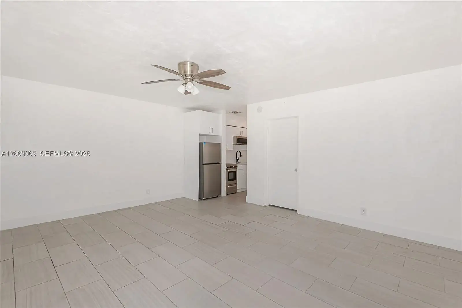2901 Polk St # 10, Hollywood FL 33020 photo 2