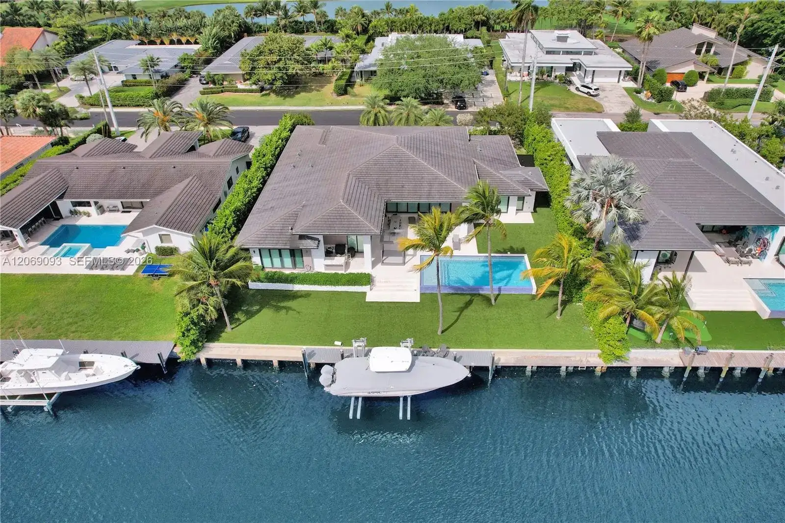 1651 Diplomat Pkwy, Hallandale Beach FL 33009 photo 3