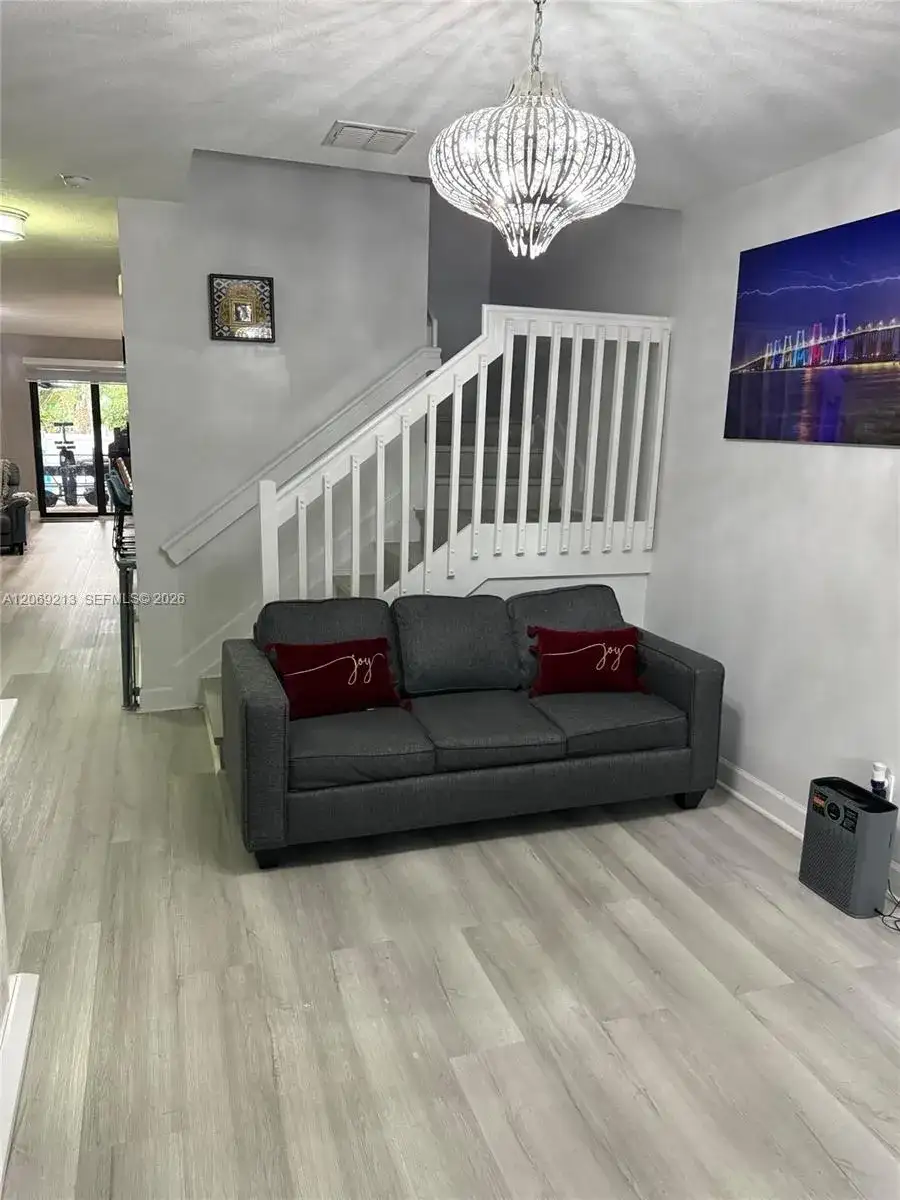 4926 NW 57th Ct, Tamarac FL 33319 photo 2