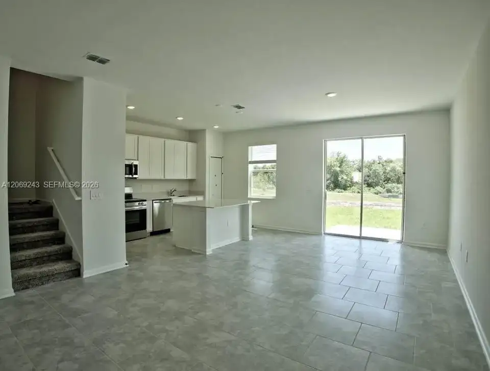 2837 Pierr, Davenport FL 33837 photo 2