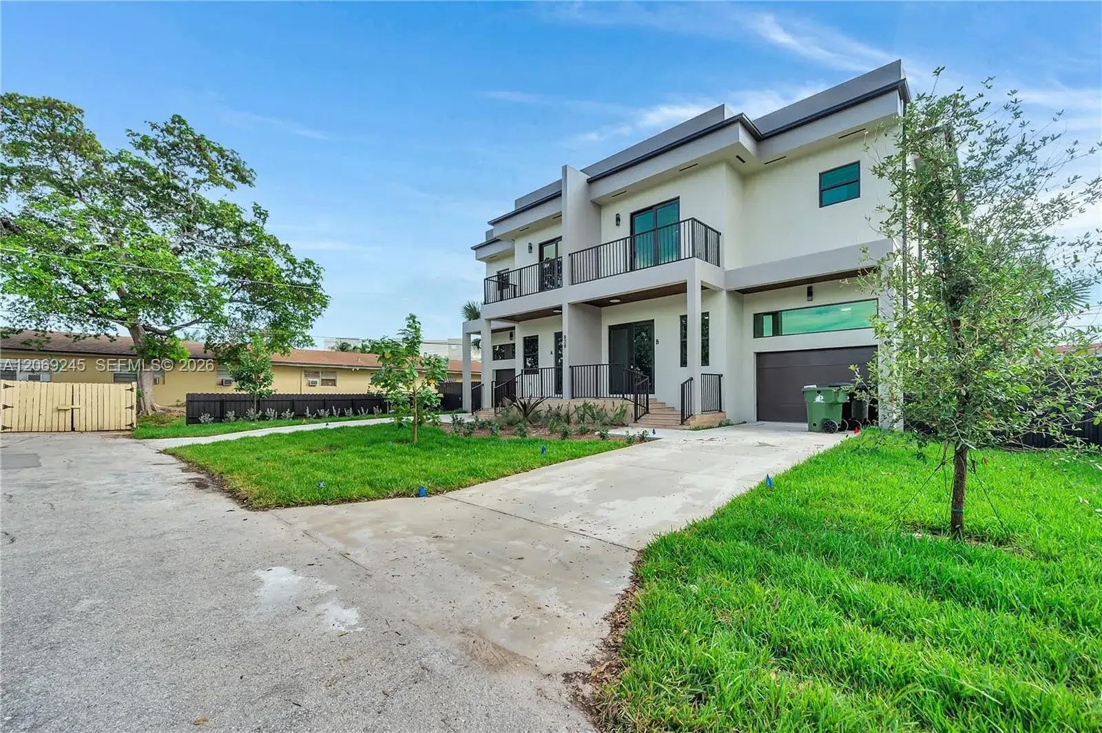 828 NE 14th St, Fort Lauderdale FL 33304 photo 3