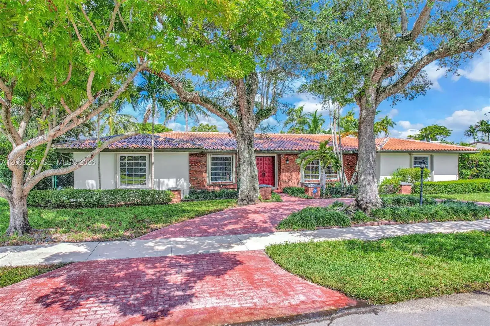 8560 SW 85th Ave, Miami FL 33143 photo 2