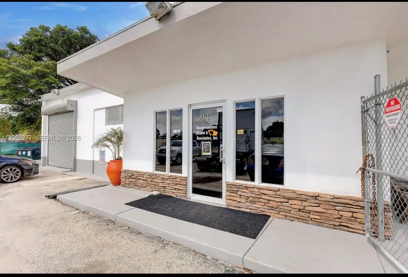 2108 Orange Ave, Fort Pierce FL 34950 photo 2