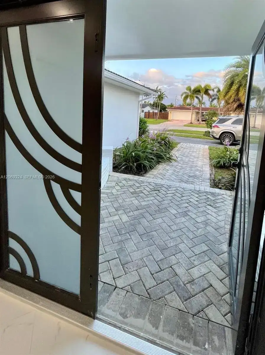 4910 Jefferson St, Hollywood FL 33021 photo 3
