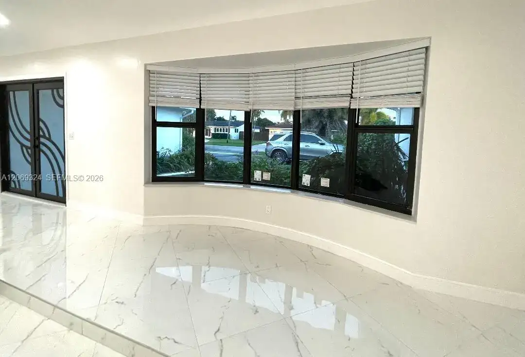 4910 Jefferson St, Hollywood FL 33021 photo 4