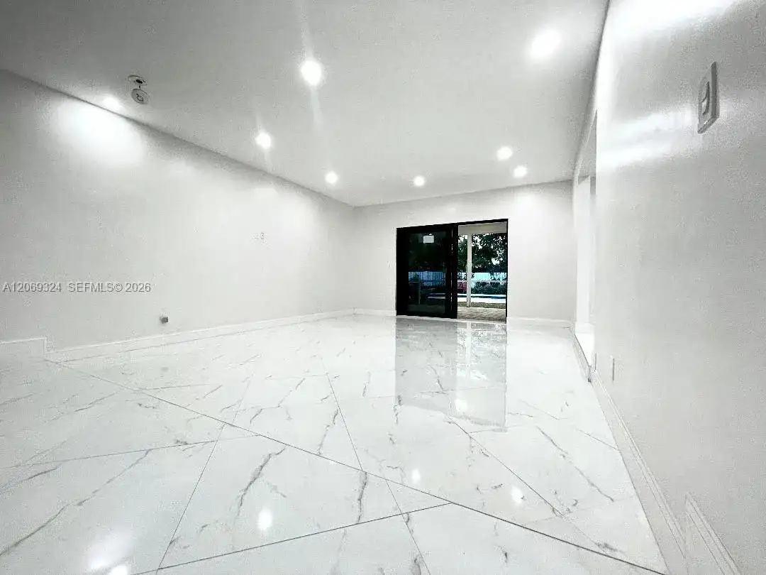 4910 Jefferson St, Hollywood FL 33021 photo 5