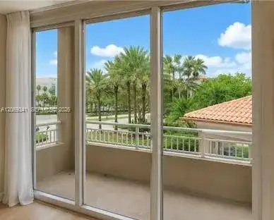 19501 W Country Club Dr # 210, Aventura FL 33180 photo 2