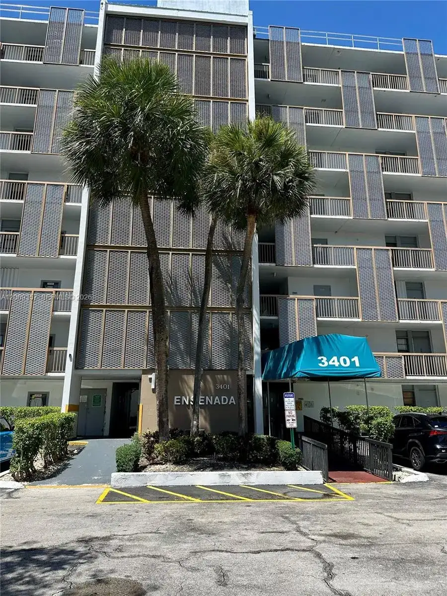3401 N Country Club Dr # 216, Aventura FL 33180 photo 4