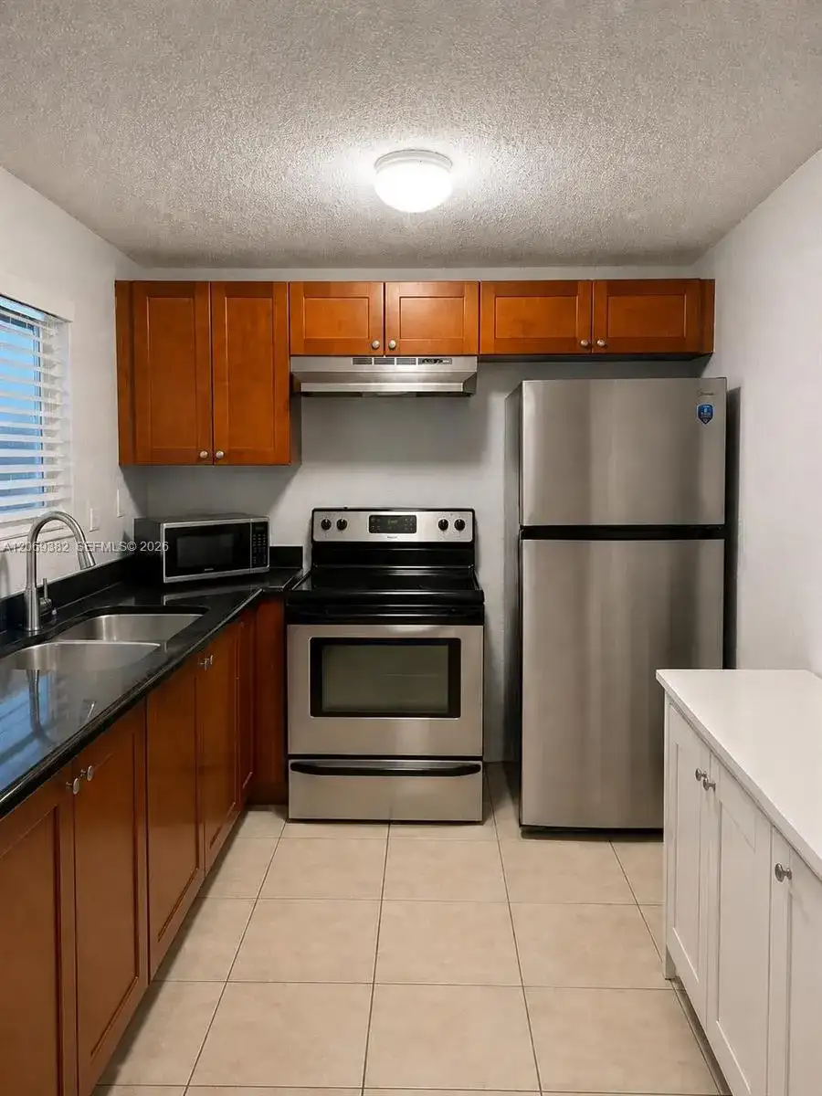 4251 NW 5th St # 131, Plantation FL 33317 photo 2
