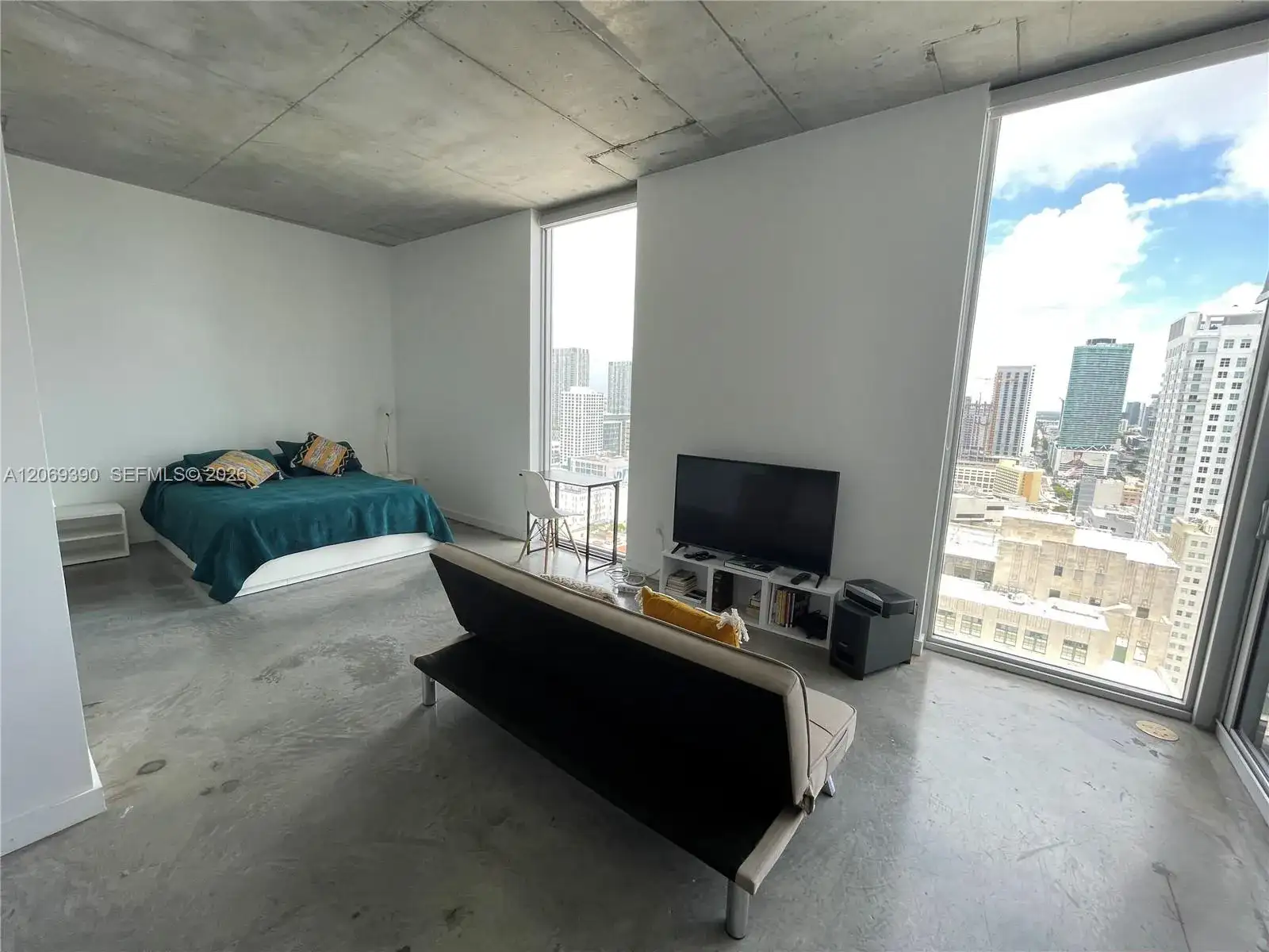151 SE 1st St # 3004, Miami FL 33131 photo 2