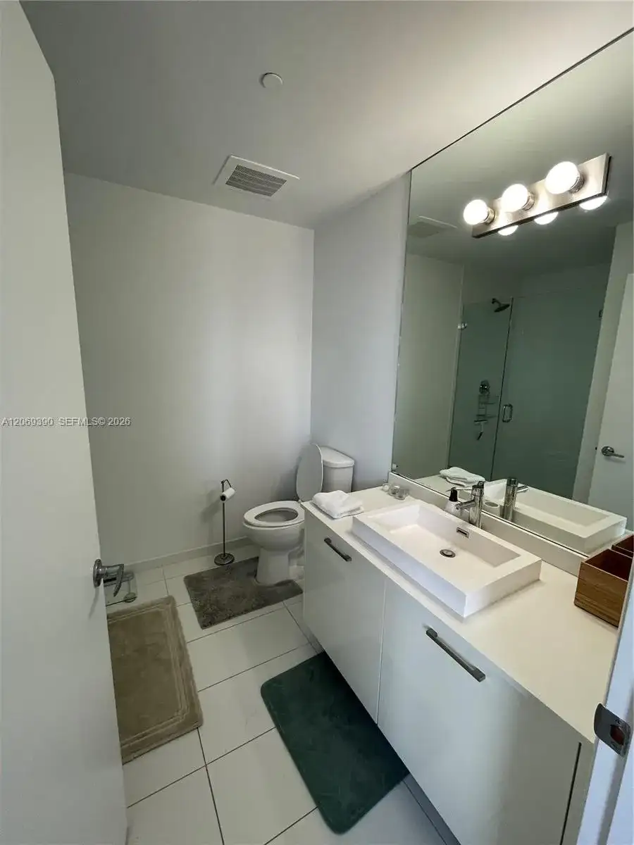 151 SE 1st St # 3004, Miami FL 33131 photo 4