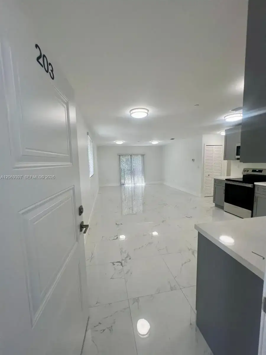 1860 NW 19th St # 203, Miami FL 33125 photo 3