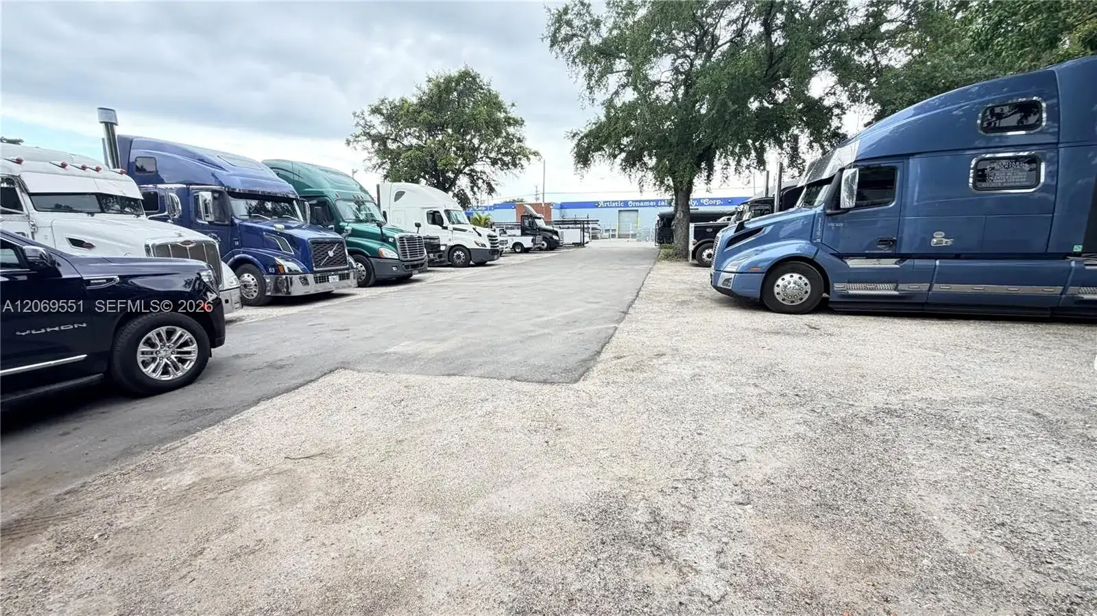 3051 NW 75 St, Miami FL 33147 photo 2