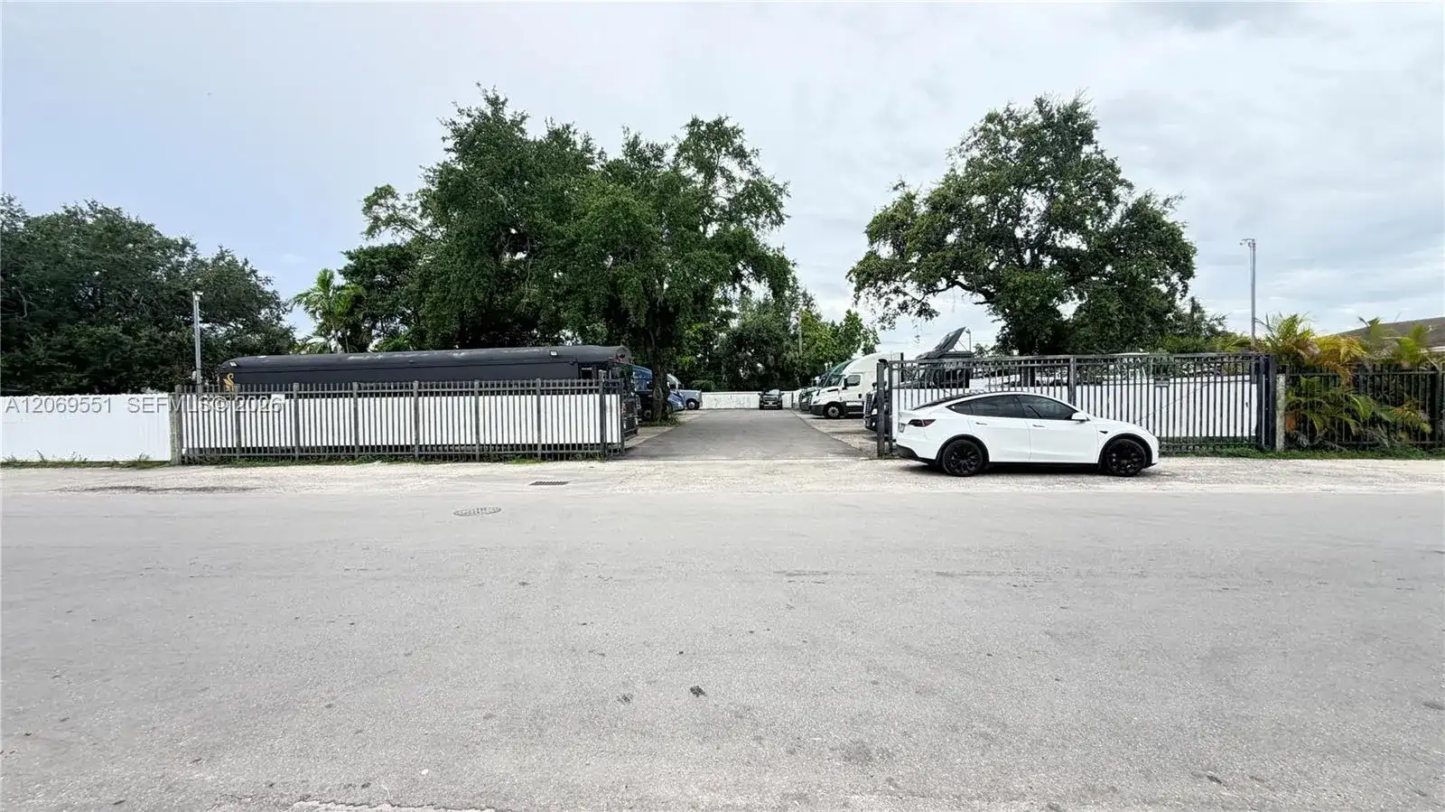 3051 NW 75 St, Miami FL 33147 photo 3