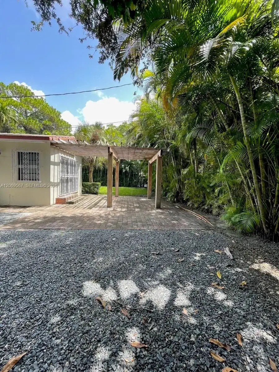 828 Lorca St, Coral Gables FL 33134 photo 5
