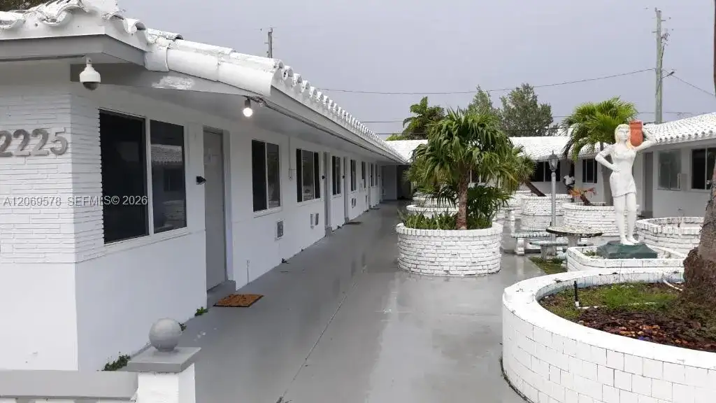 2225 Van Buren St # 3, Hollywood FL 33020 photo 2