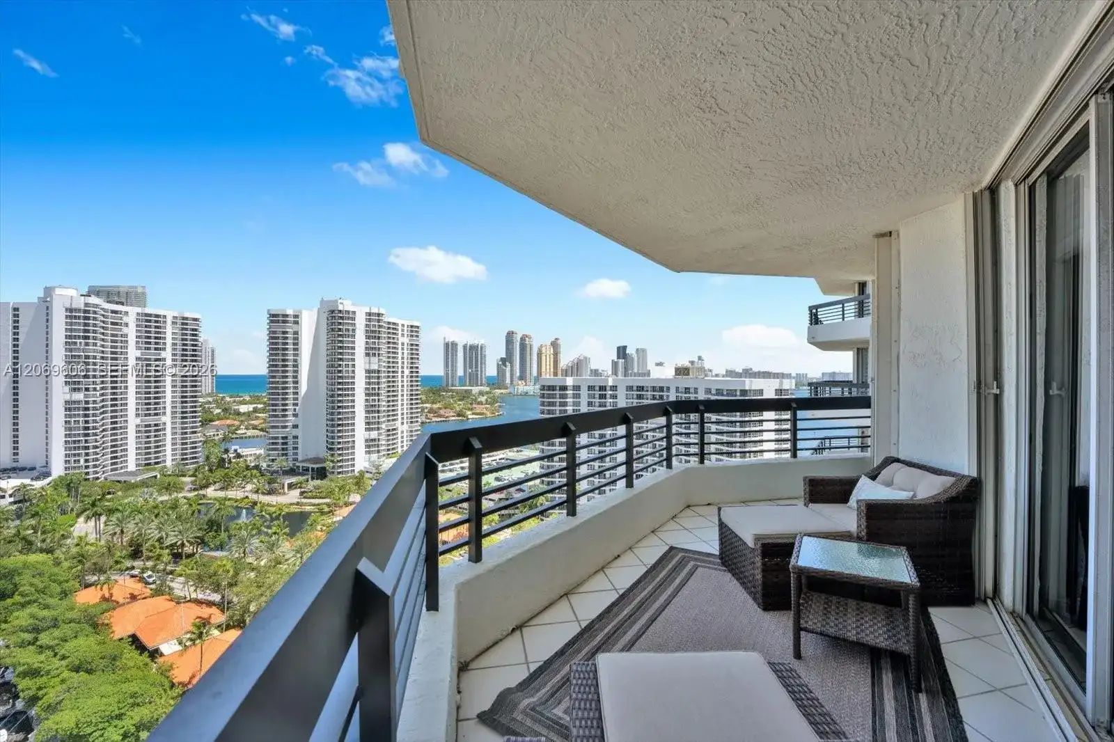 3500 Mystic Pointe Dr # 2107, Aventura FL 33180 photo 4