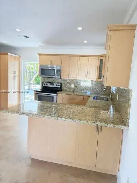 3660 NW 15th St, Miami FL 33125 photo 4