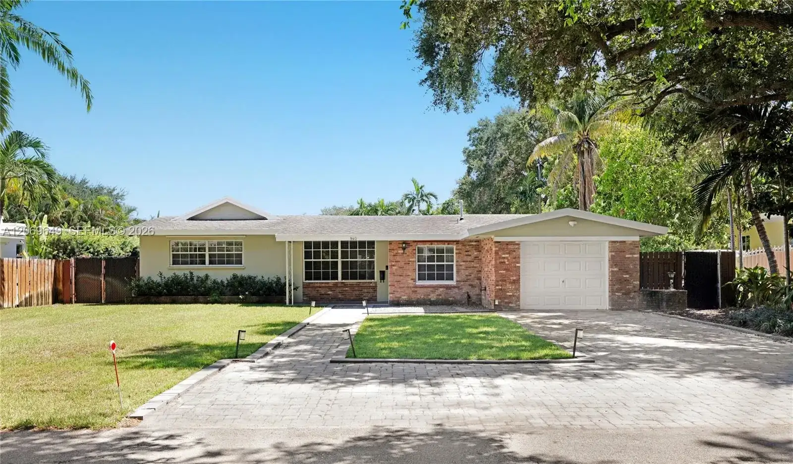 940 NE 117th St, Biscayne Park FL 33161 photo 2