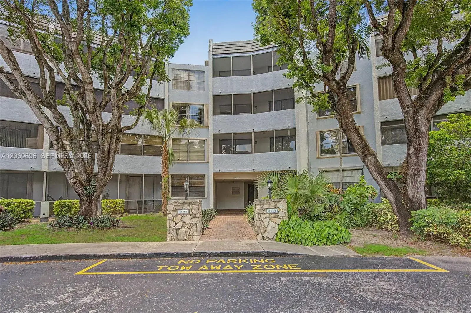 10852 N Kendall Dr # 314, Miami FL 33176 photo 3