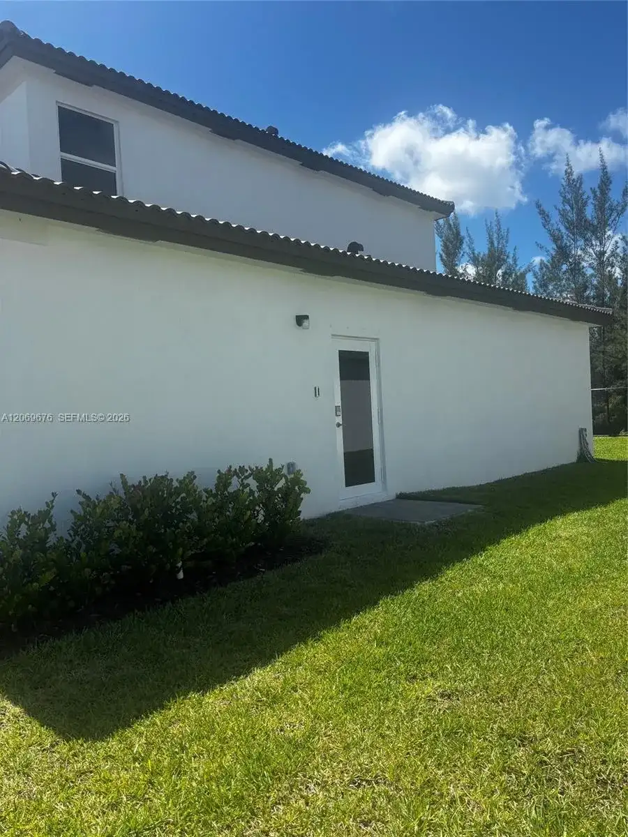 2342 SE 30th St, Homestead FL 33035 photo 4