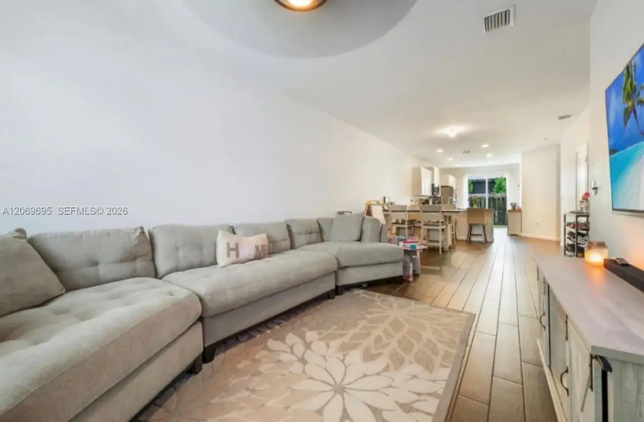 1443 SE 26th Ave, Homestead FL 33035 photo 3