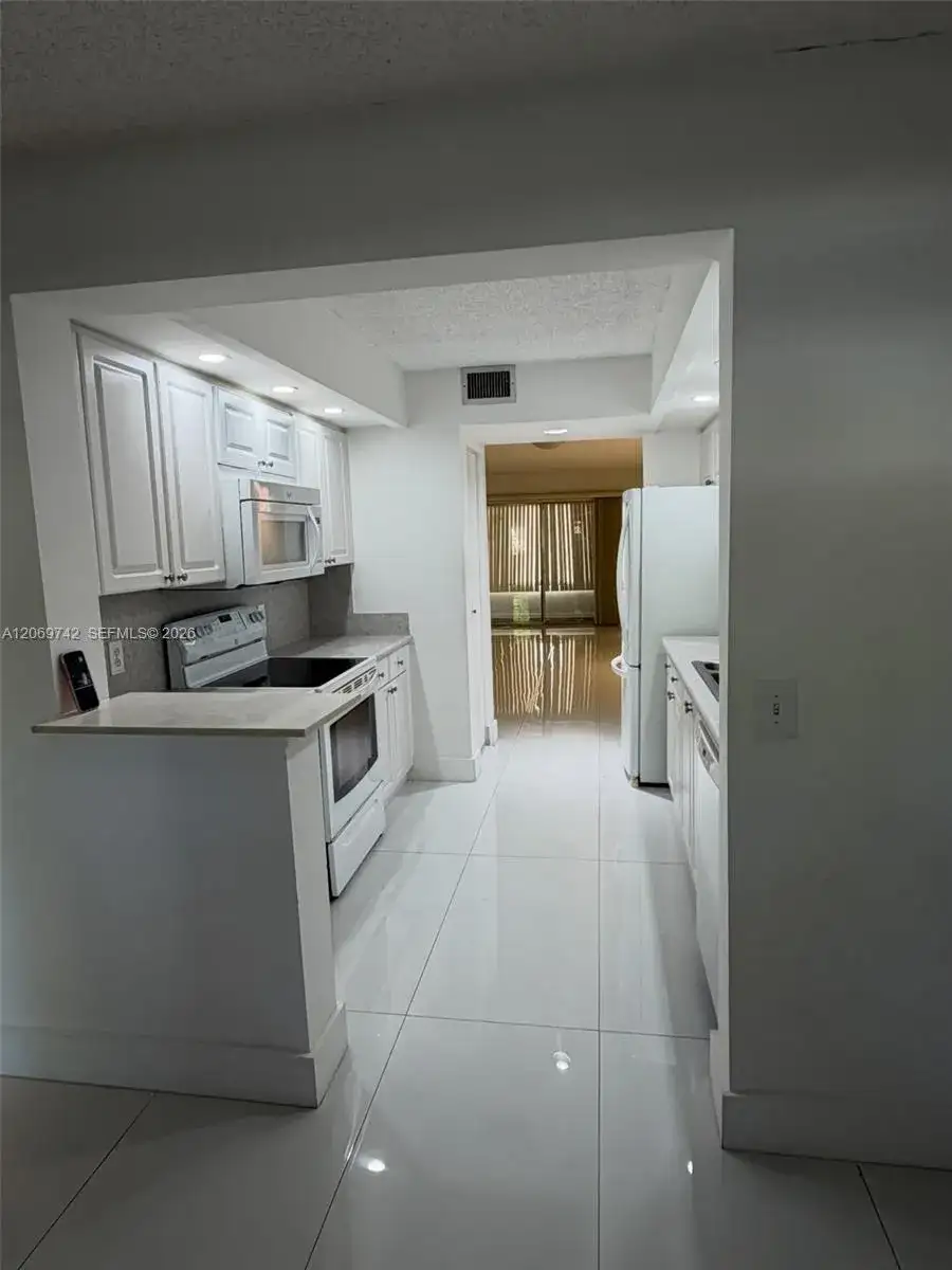 500 SW 130th Ter # 109A, Pembroke Pines FL 33027 photo 5