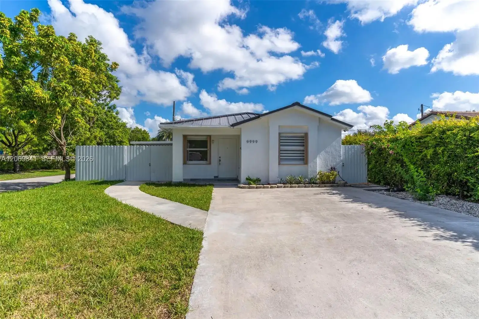 9999 NW 25th Ter, Doral FL 33172 photo 2