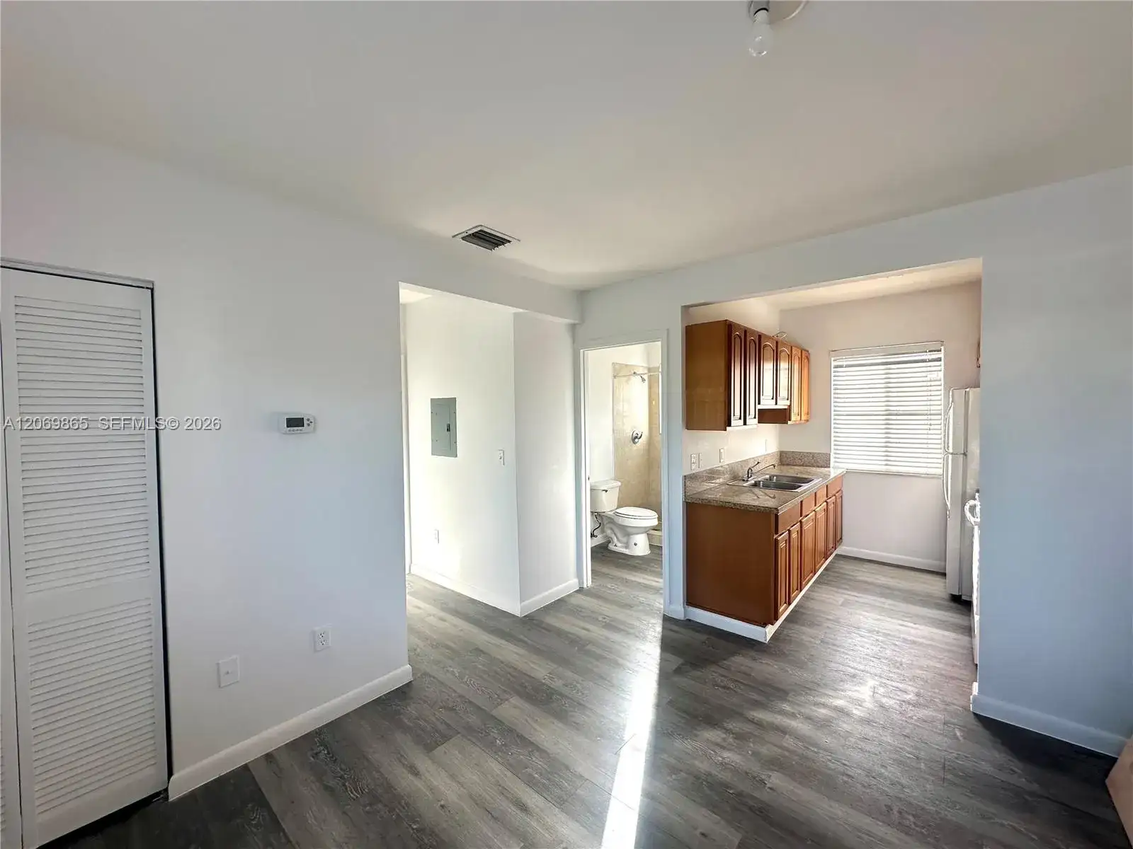 7130 Rue Versailles # 10, Miami Beach FL 33141 photo 2