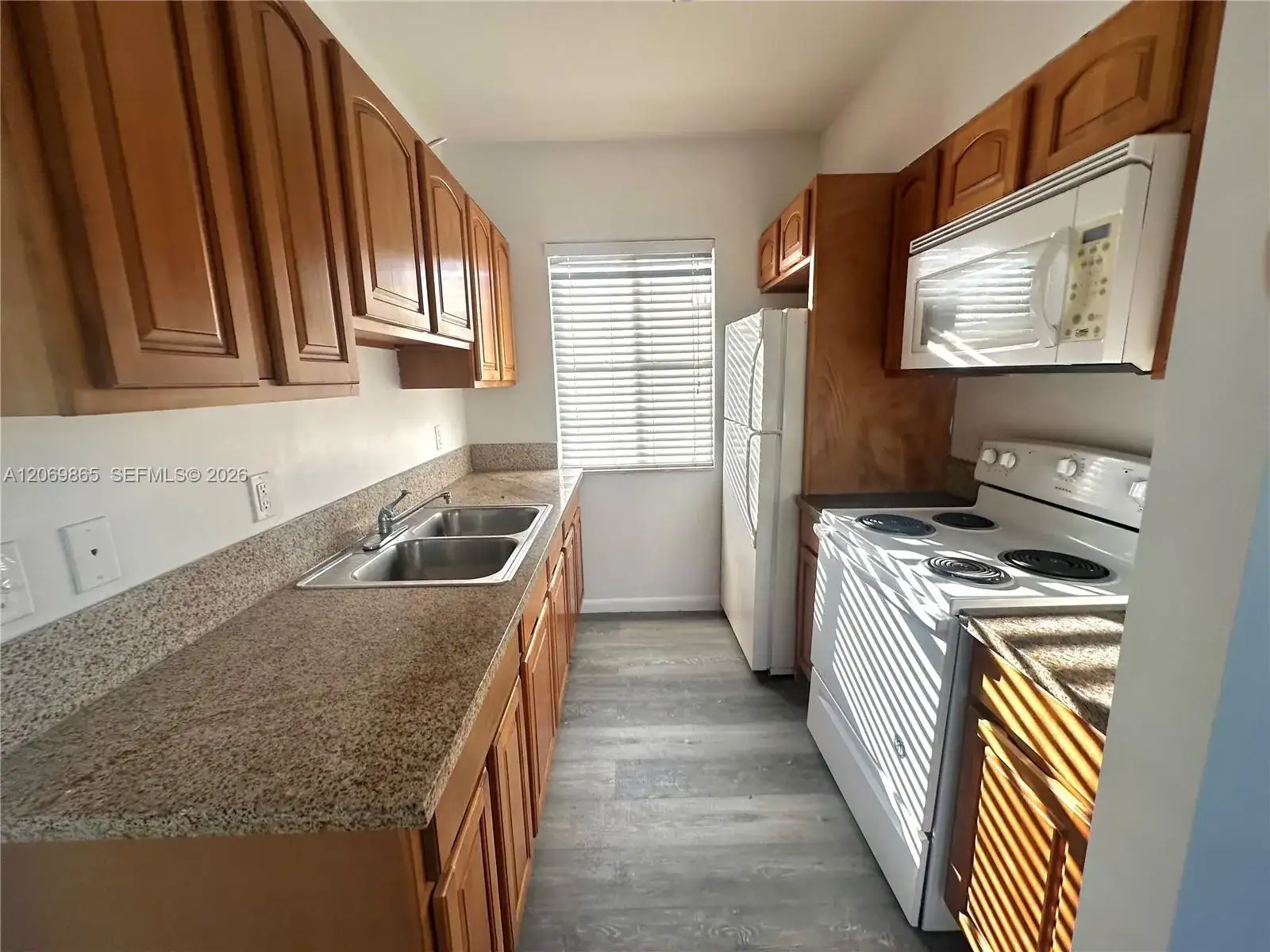 7130 Rue Versailles # 10, Miami Beach FL 33141 photo 4