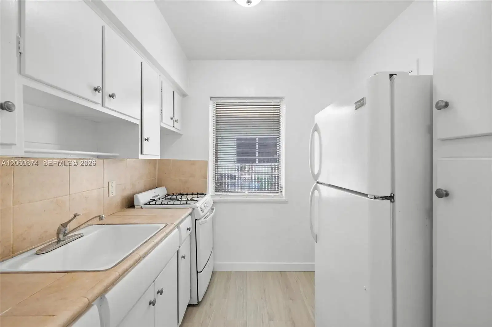 7721 Dickens Ave # 6, Miami Beach FL 33141 photo 2
