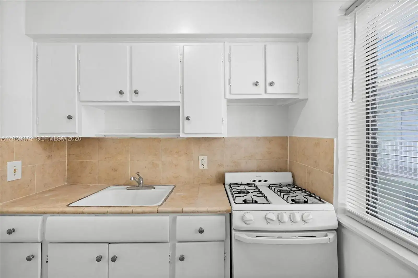 7721 Dickens Ave # 6, Miami Beach FL 33141 photo 3