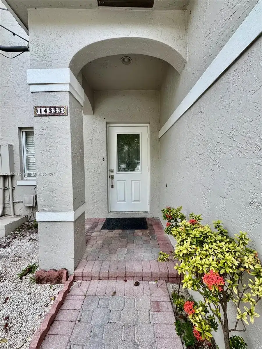 14333 SW 125th Ct, Miami FL 33186 photo 2