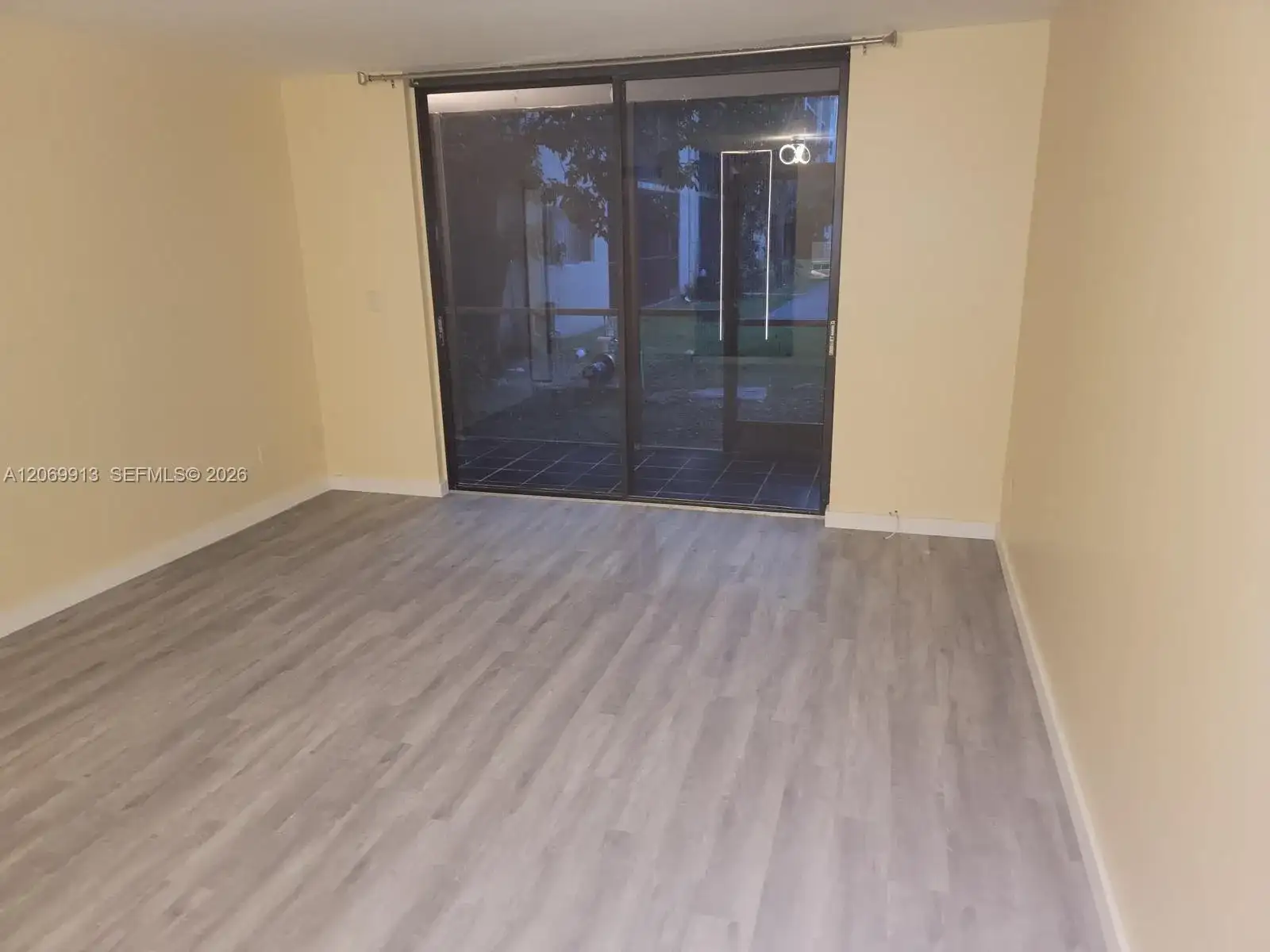 8635 NW 8th St # 116, Miami FL 33126 photo 2