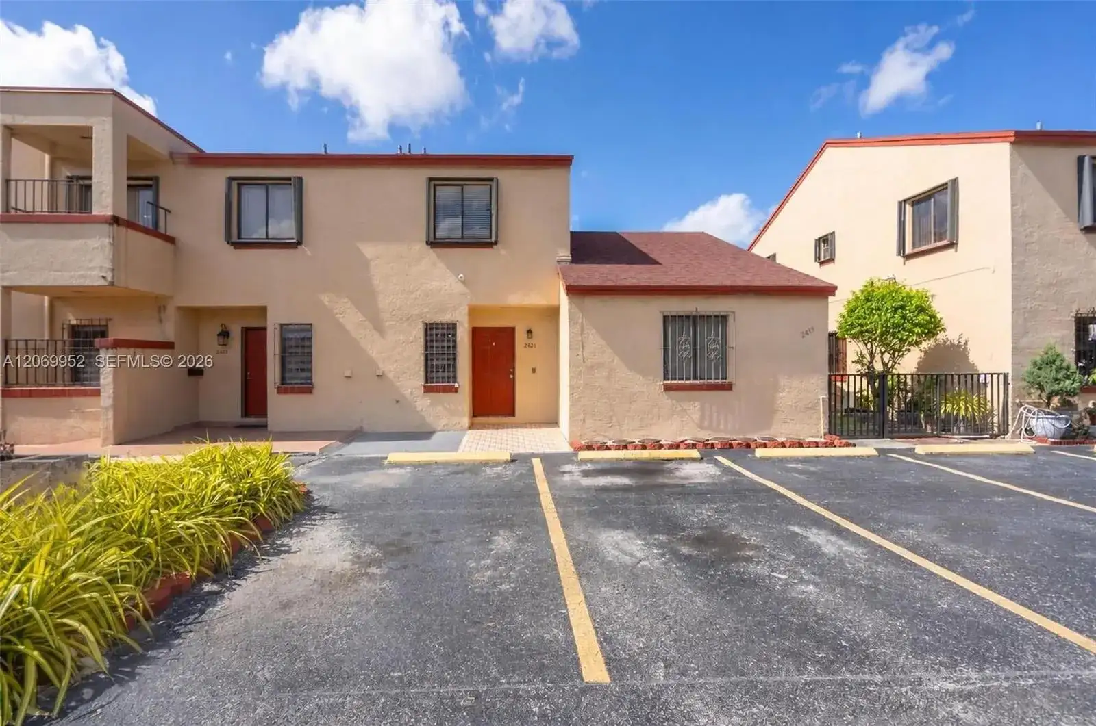 2421 W 52nd Pl # 1, Hialeah FL 33016 photo 2