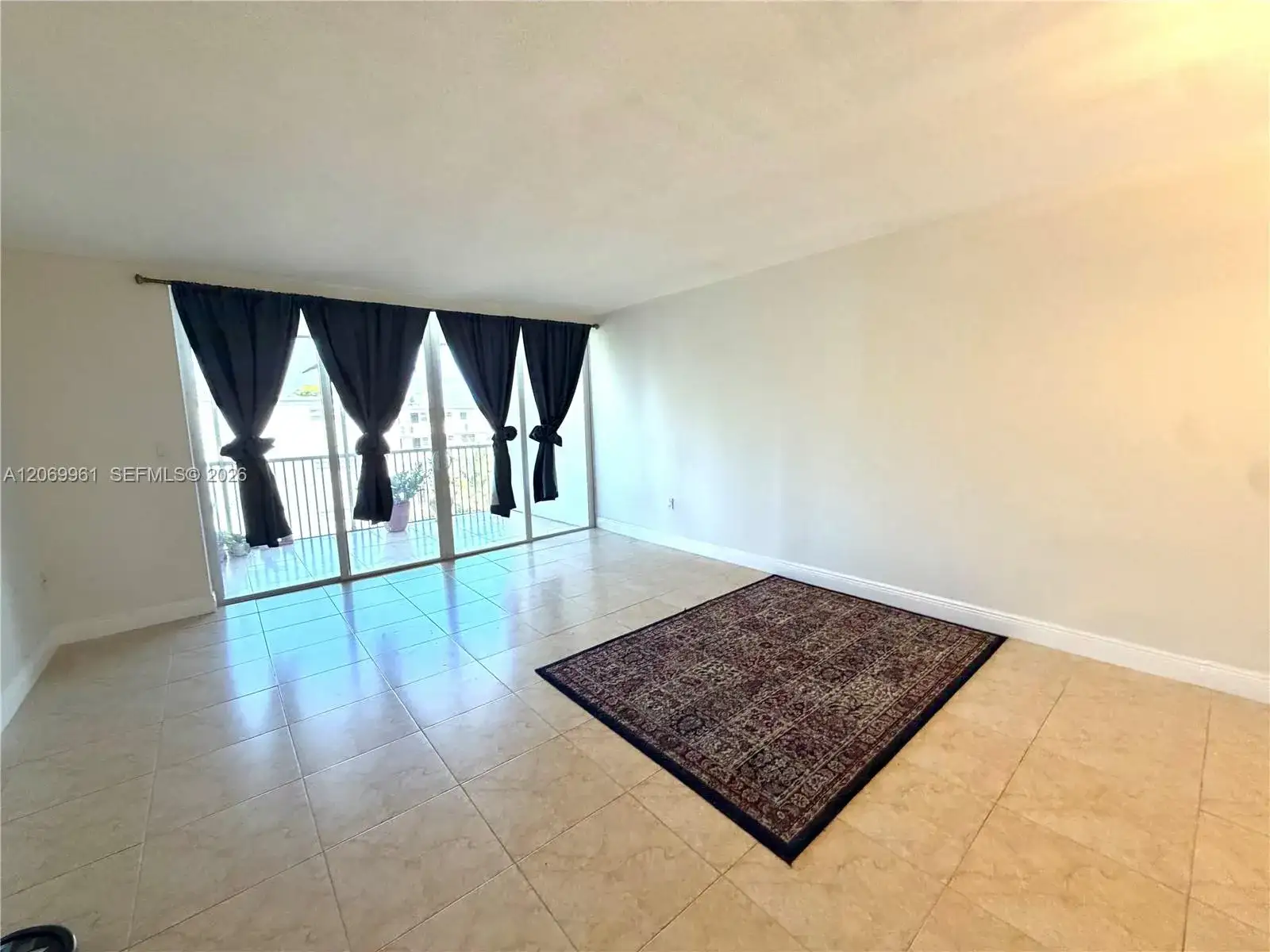 1660 NE 191st St # 1, Miami FL 33179 photo 5