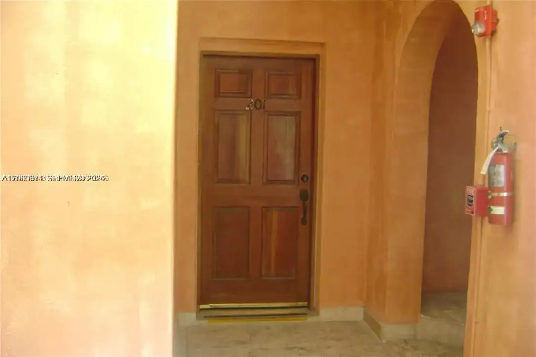 4812 Pine Tree Dr # 201, Miami Beach FL 33140 photo 2