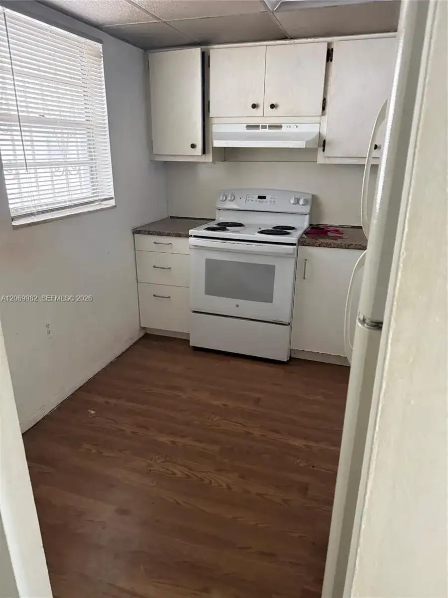 15600 NW 7th Ave # 1, Miami FL 33169 photo 2