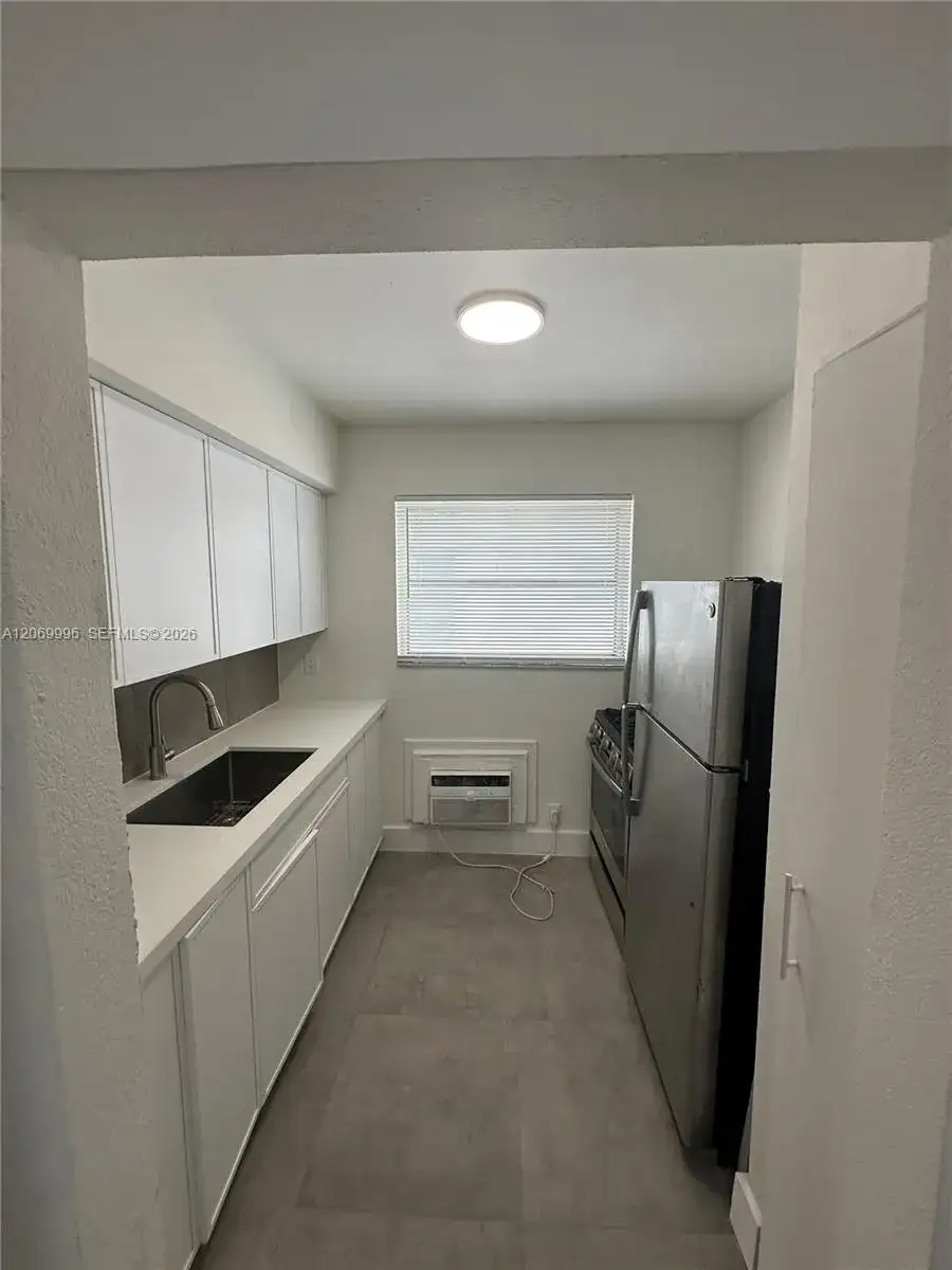 1225 Normandy Dr # 8, Miami Beach FL 33141 photo 2
