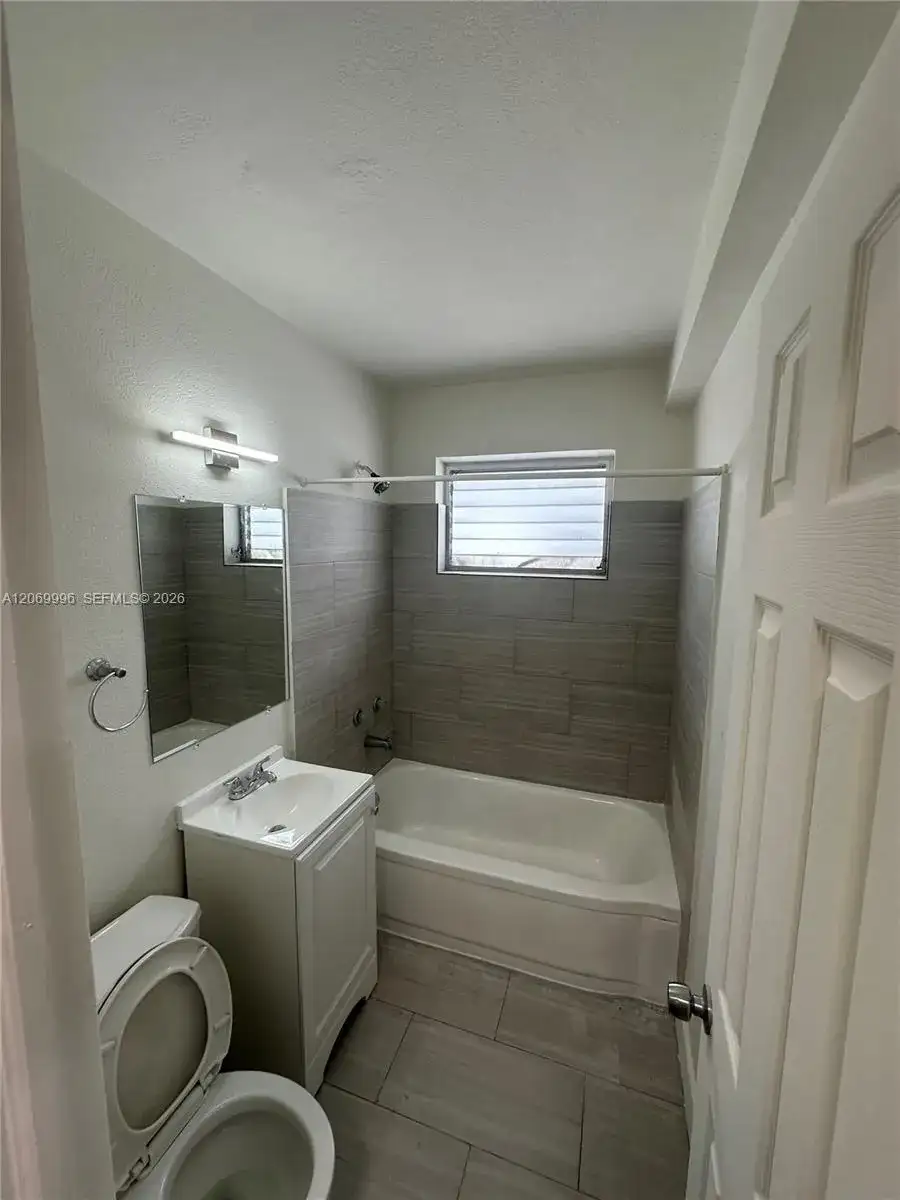 1225 Normandy Dr # 8, Miami Beach FL 33141 photo 4