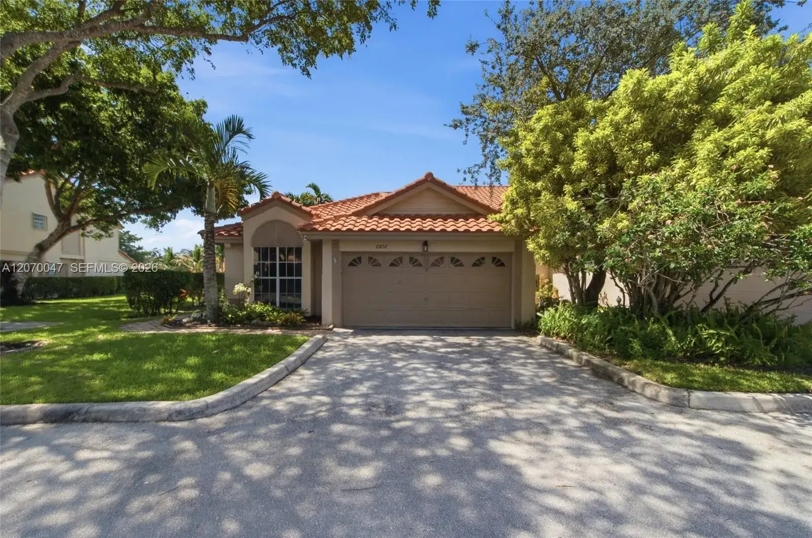 10852 Cypress Glen Dr, Coral Springs FL 33071 photo 2