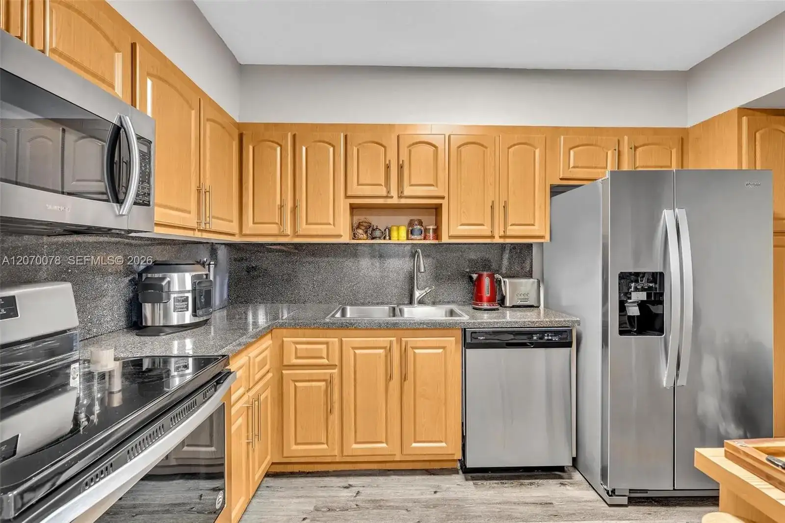 3375 N Country Club Dr # 905, Aventura FL 33180 photo 4