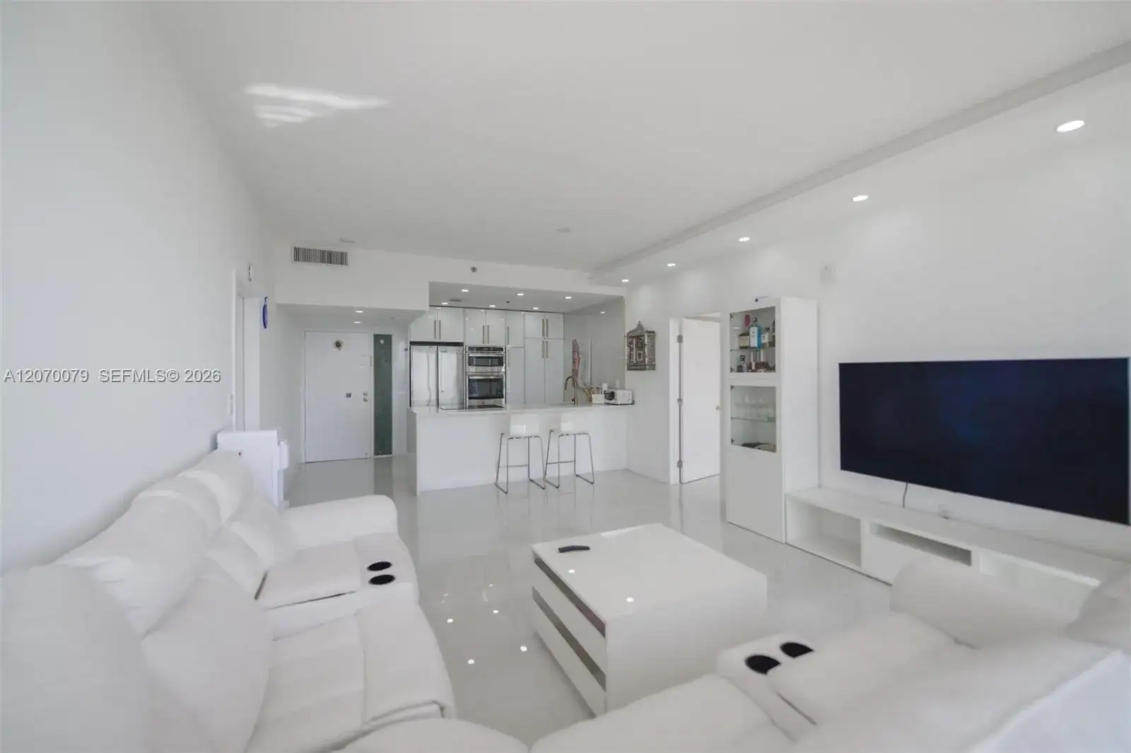 7601 E Treasure Dr, North Bay Village FL 33141 photo 2